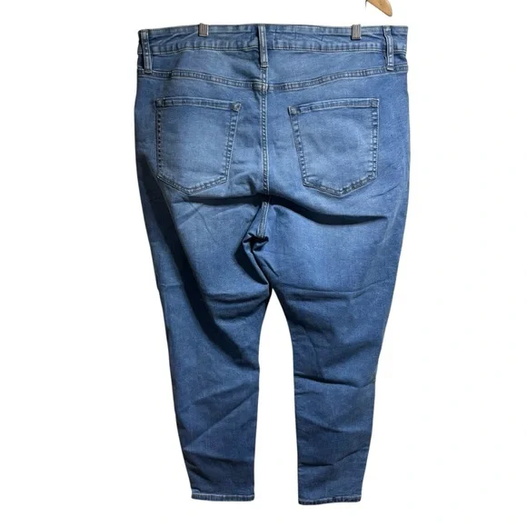 Ava & VV High Rise Skinny Jeans Medium Wash Distressed Blue Denim Size 20 #774 - Picture 2 of 8